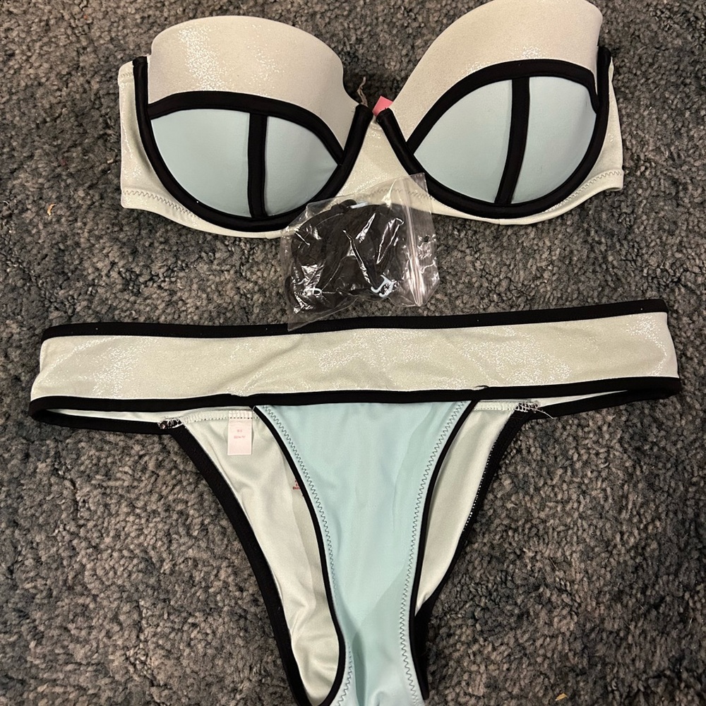 VS Bikini